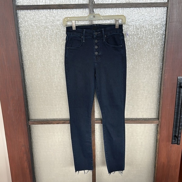 Mother Jeans The Pixie Womens 24 Black Holding Hands Exposed Buttons Ankle Fray - Picture 4 of 12